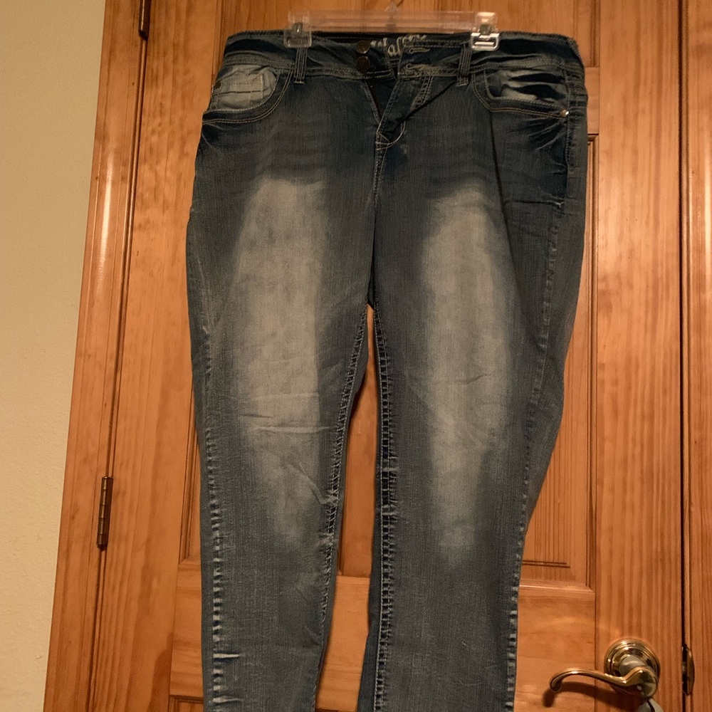Wallflower Jeans